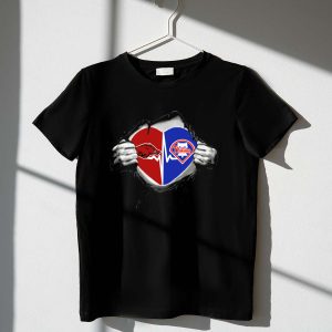 Arkansas Razorbacks Heart Philadelphia Phillies Fan T-Shirt for Sports Lovers