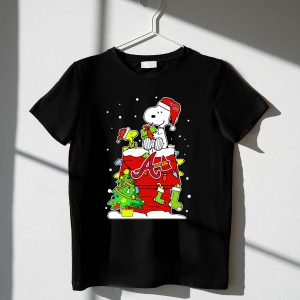 Atlanta Braves Snoopy Christmas T-Shirt With Woodstock And Gifts