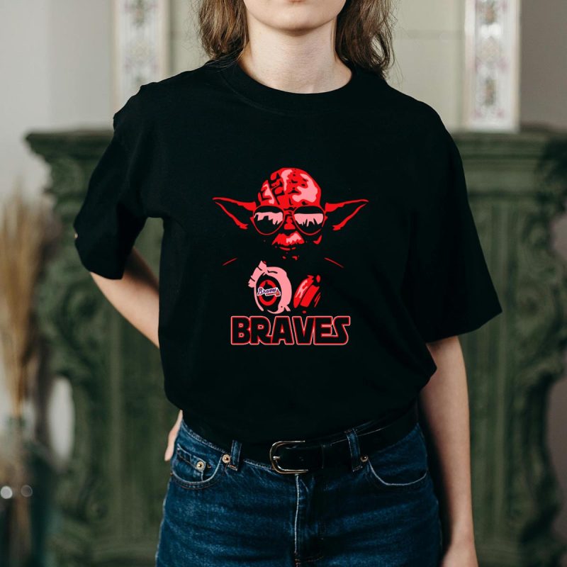 Atlanta Braves Yoda Star Wars Crossover T-Shirt For Fans - Image 2
