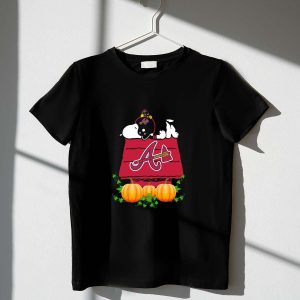 Atlanta Braves Snoopy Pumpkin House T-Shirt For Fall Fans