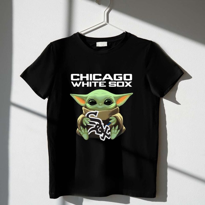 Baby Yoda Hug Chicago White Sox t shirt 1 1