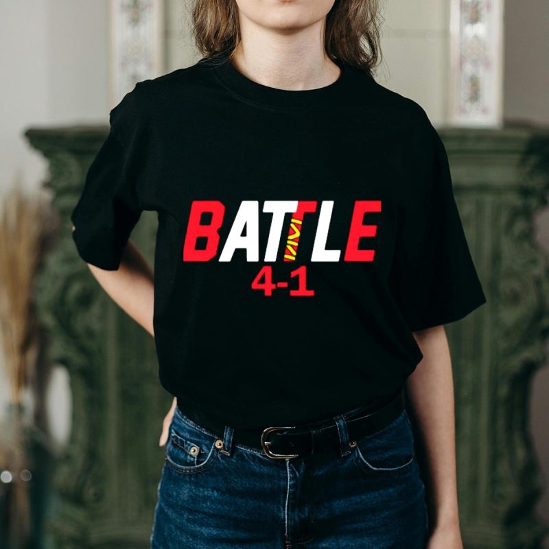 Battle Braves Vs Phillies T-Shirt - Perfect For Baseball Fans - Image 2