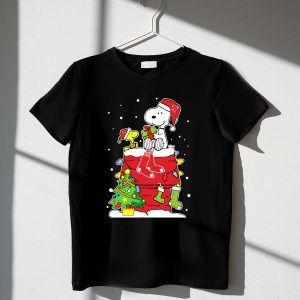 Boston Red Sox Snoopy Santa Hat Holiday T-Shirt With Woodstock Design
