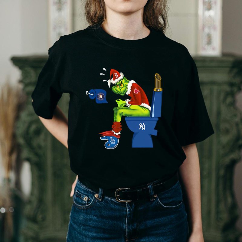 Boston Red Sox Grinch Santa Graphic T-Shirt for Holiday Cheer - Image 2