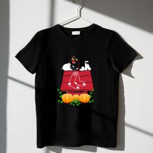 Boston Red Sox Snoopy Pumpkin House Graphic T-Shirt for Fans