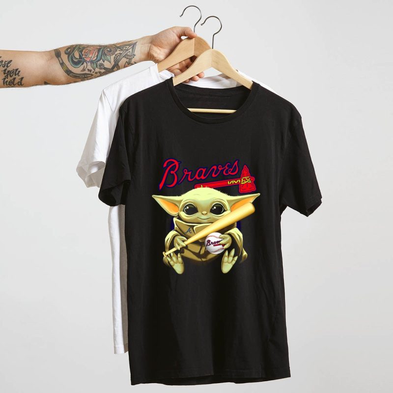 Braves Baseball Baby Yoda T-Shirt With Bat And Ball Design - Image 4