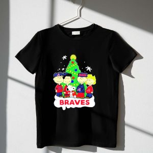 Braves Peanuts Snoopy Christmas Tree T-Shirt – Charlie Brown & Friends