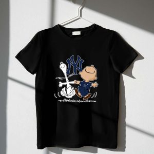 Snoopy Charlie Brown New York Yankees Funny T-Shirt For Fans