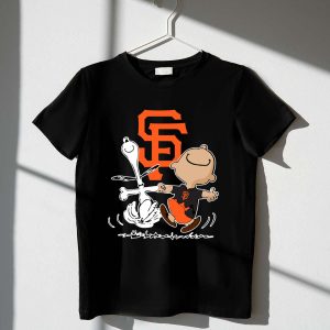 Snoopy Charlie Brown San Francisco Giants T-Shirt For Fans