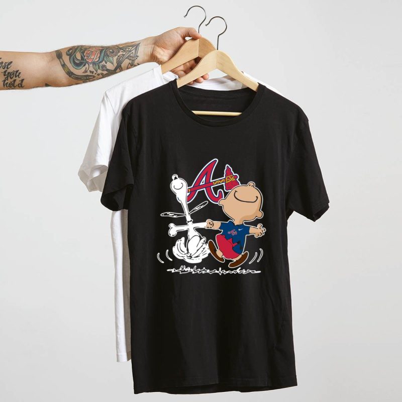 Charlie Brown & Snoopy Atlanta Braves T-Shirt For Fans - Image 4