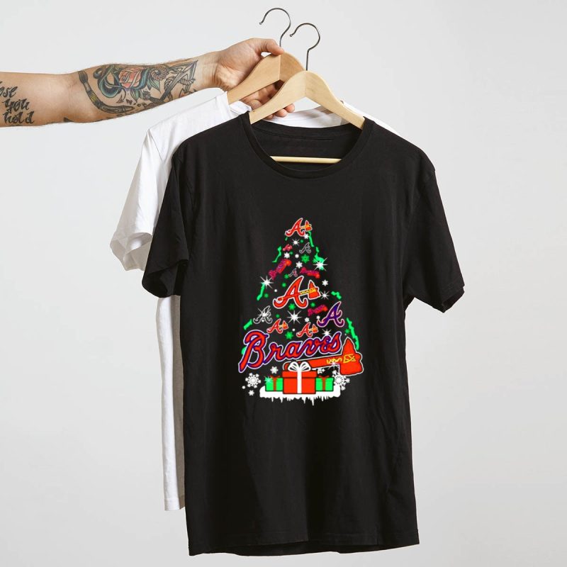 Atlanta Braves Christmas Tree T-Shirt With Santa Hat & Snowflakes - Image 4