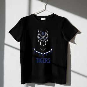 Detroit Tigers Black Panther Mask T-Shirt With Unique Necklace Graphic