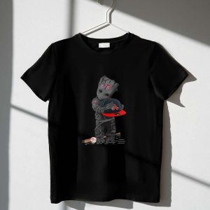 Groot Hug Atlanta Braves Baseball T-Shirt For Fans And Collectors