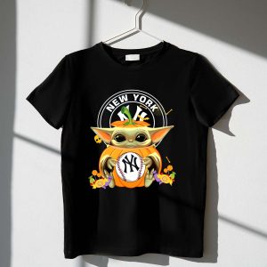Baby Yoda Halloween Pumpkin T-Shirt - New York Yankees Baseball Design