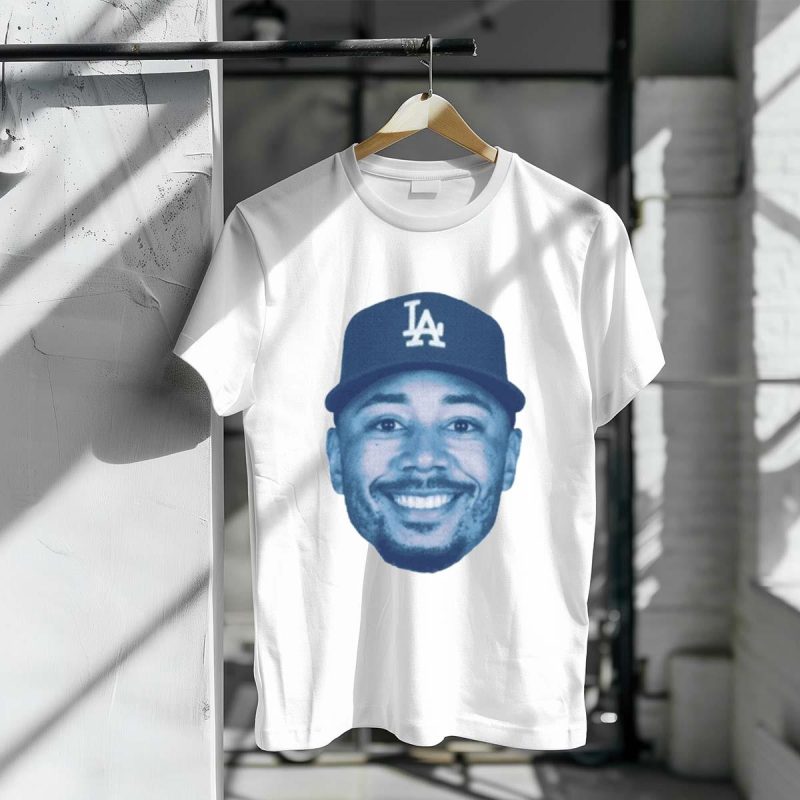 Mookie Betts Halftone Graphic T-Shirt for Fans and Collectors - Image 3