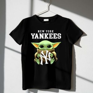 Baby Yoda Holding New York Yankees T-Shirt For Kids