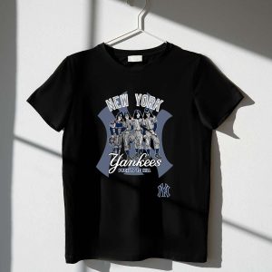 New York Yankees Kiss Band Dressed To Kill Graphic T-Shirt