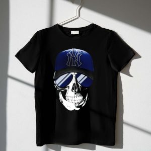 New York Yankees Skull Cap Graphic T-Shirt With Glasses Design