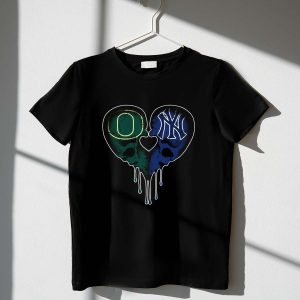 Oregon Ducks Skull Heart Fusion Graphic T-Shirt For Fans