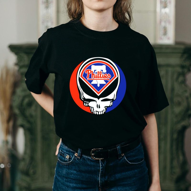Grateful Dead Skull Philadelphia Phillies T-Shirt for True Fans - Image 2