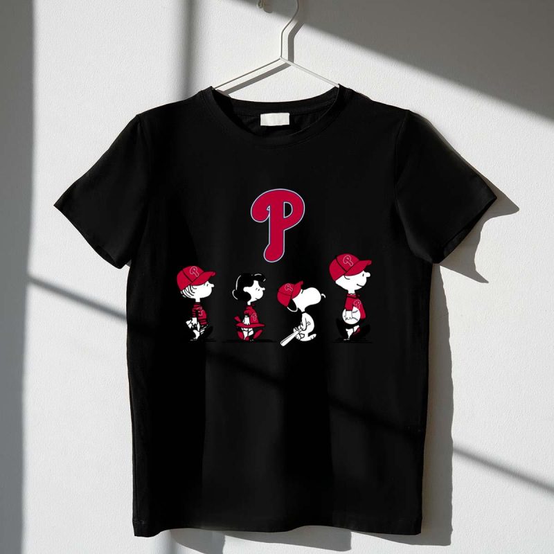 Philadelphia Phillies Snoopy Charlie Brown Peanuts Super Bowl T-Shirt