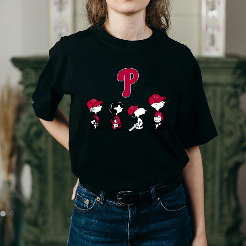 Philadelphia Phillies Snoopy Charlie Brown Peanuts Super Bowl T-Shirt - Image 2