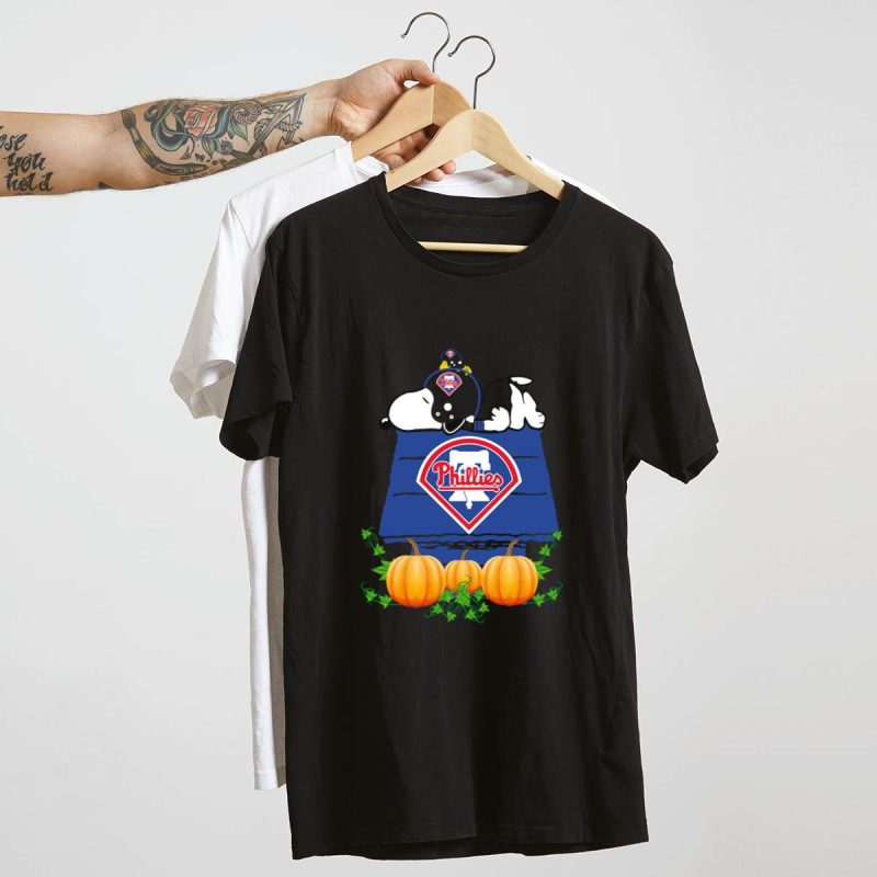 Philadelphia Phillies Snoopy Pumpkin House Graphic T-Shirt for Fans - Image 4