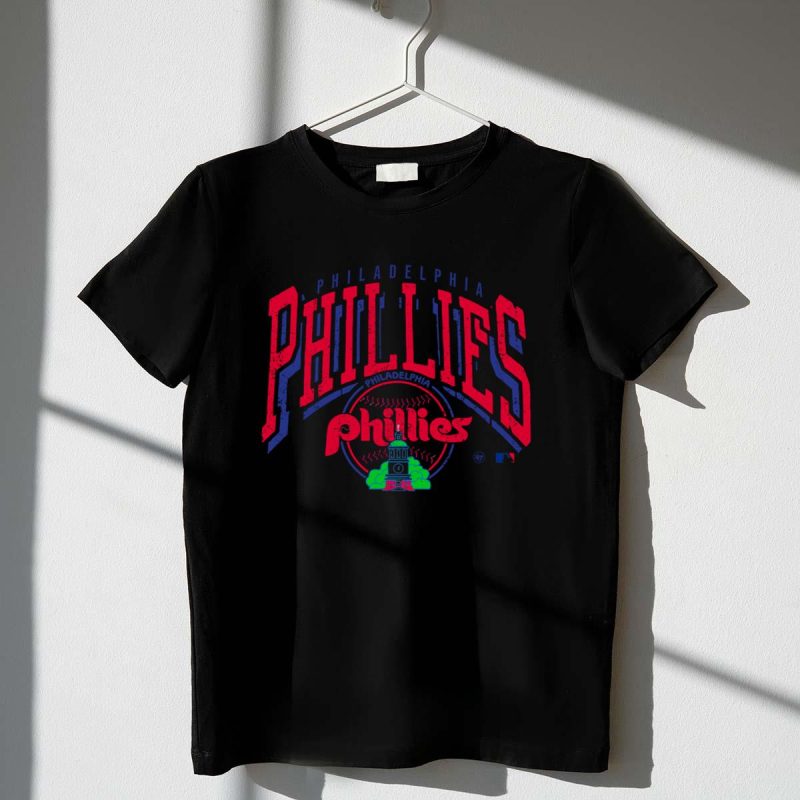 Vintage Phillies Baseball T-Shirt - Retro Fan Tee for Sports Lovers