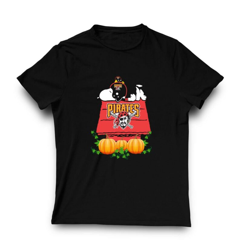 Pittsburgh Pirates Snoopy Pumpkin House Graphic T-Shirt for Fans - Image 3