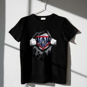 Super Mom Yankees Logo T-Shirt With Hands Design - Perfect Gift!