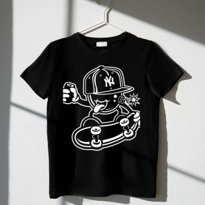 New York Yankees Skater Bomb Graphic T-Shirt For Streetwear Fans