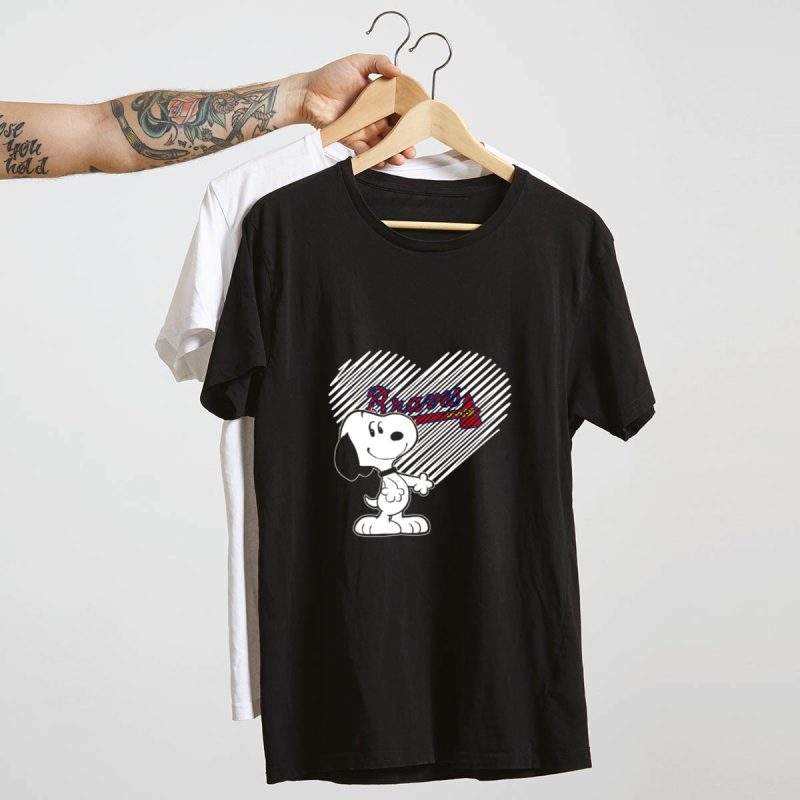 Snoopy Braves Heart Baseball Fan T-Shirt For Sports Enthusiasts - Image 4