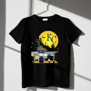 Snoopy & Charlie Brown Halloween Kansas City Royals Moon Scene T-Shirt
