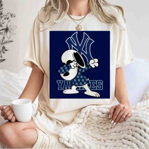 Snoopy Dabbing New York Yankees Logo T-Shirt For Fans