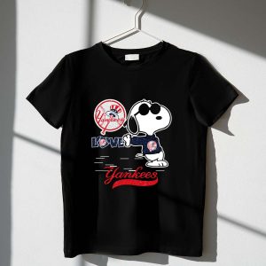 Snoopy Love Yankees Graphic T-Shirt For Fanatics