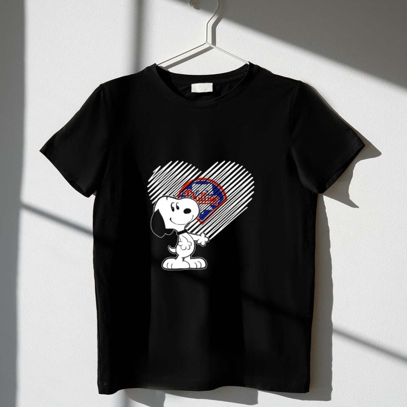 Snoopy Philadelphia Phillies Heart Baseball Fan T-Shirt for True Fans