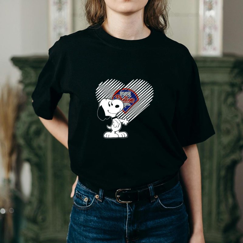 Snoopy Philadelphia Phillies Heart Baseball Fan T-Shirt for True Fans - Image 2