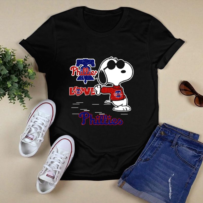 Snoopy Love Philadelphia Phillies T-Shirt - Ideal Gift for Fans! - Image 5