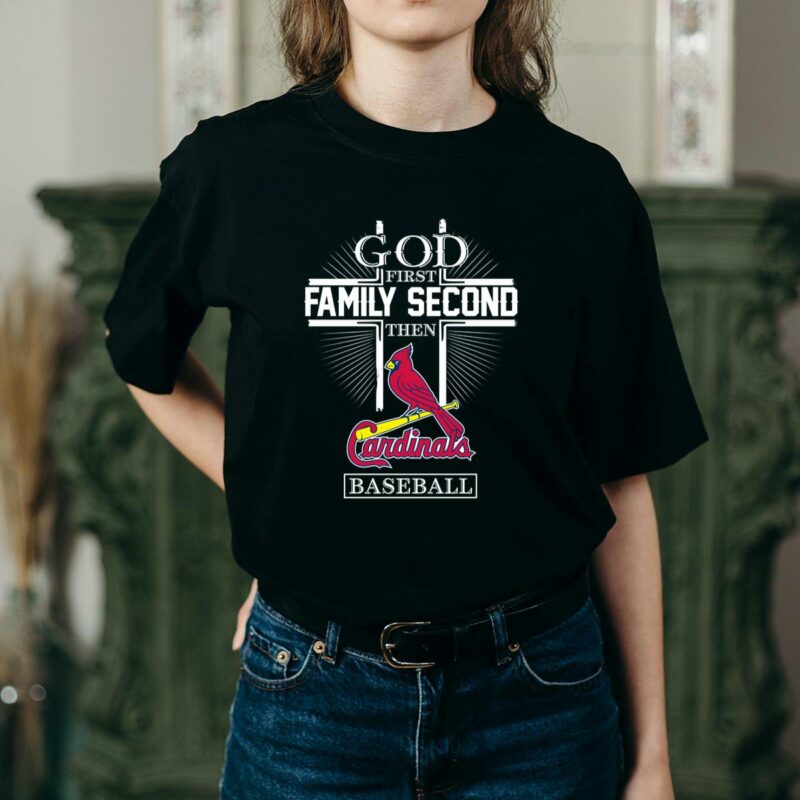 St Louis Cardinals God First Family Second Graphic T-Shirt – Unisex Baseball Tee - Image 2