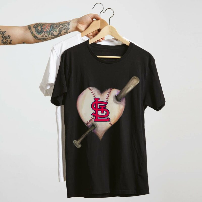 St. Louis Cardinals Heart Graphic T-Shirt – Unisex Baseball Fan Gift
