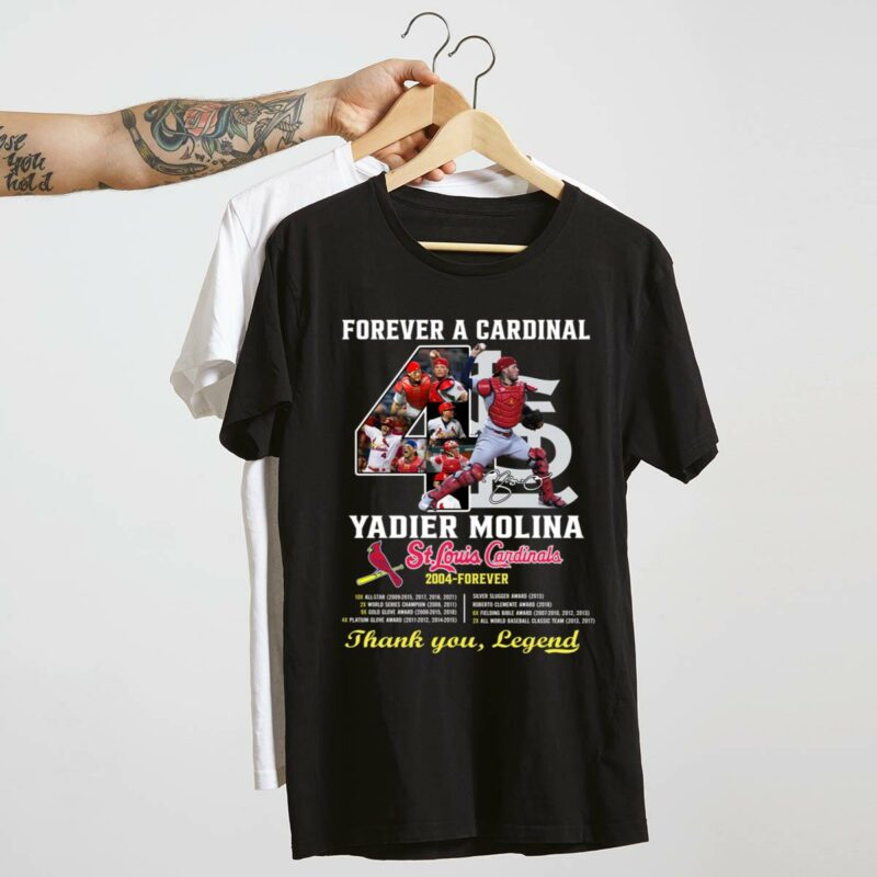 St. Louis Cardinals Yadier Molina Graphic T-Shirt – Unisex Cardinals Fan Gift