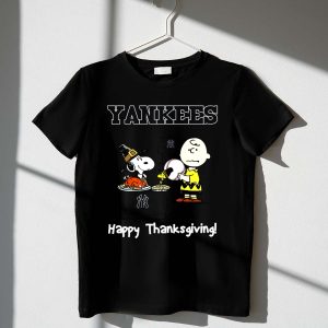 Happy Thanksgiving Yankees Snoopy Charlie Brown T-Shirt For Fans