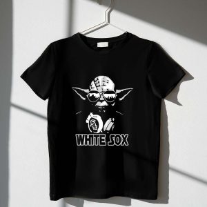 Yoda Star Wars Chicago White Sox T-Shirt With Team Logo & Sunglasses